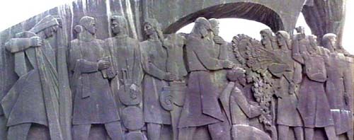фрагменты памятника (Румыния, Констанца)